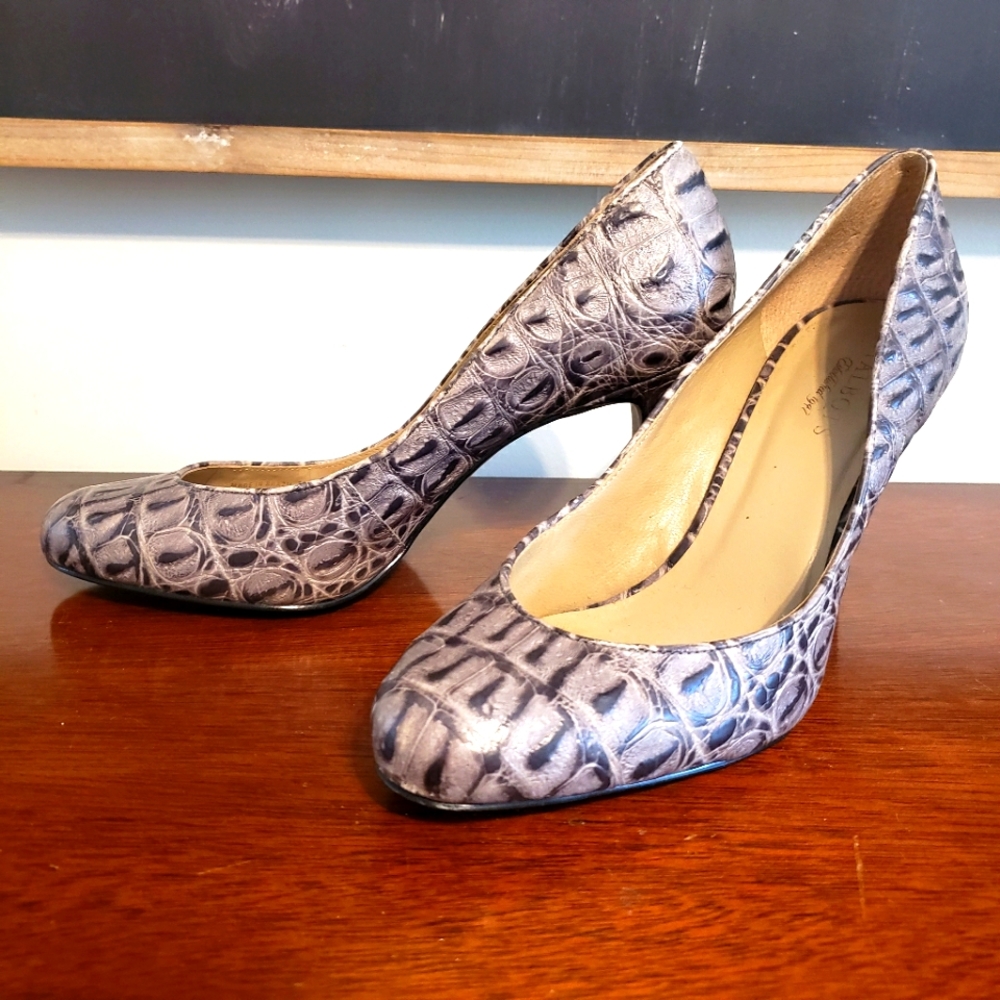 Talbots Gray Crocodile Embossed Pumps